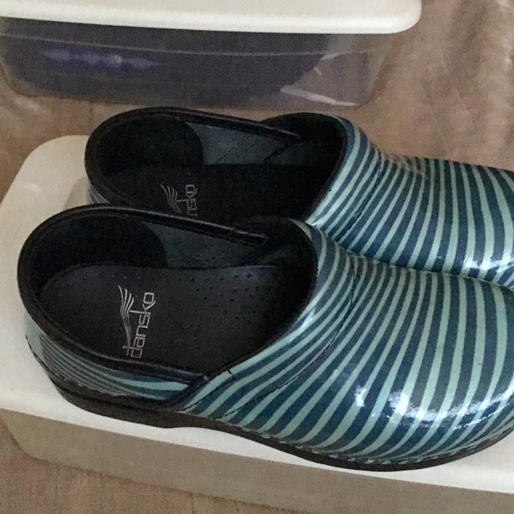 Shoes - Picture 2 of 3